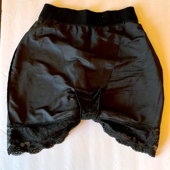 Victoria’s Secret Vintage Spanx. - Picture 3 of 7